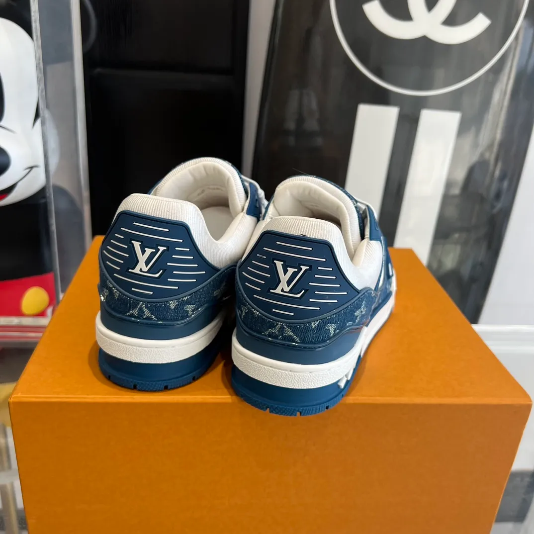 👟👟Ex-factory price 840👟👟 Women's shoes factory Couple model 👫LV Trainer series basketball sneakers🌟 Original molded TPU outsole The texture is the same as the original ⚠️Original development Top version All details are consistent with the original ⚠️ Size: 35-45